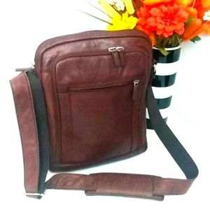 WILSON'S CHESTNUT BROWN GENUINE LEATHER MESSENGER CROSSBODY SHOULDER BAG